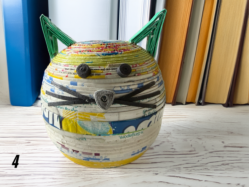 Coiled Paper Cat Box