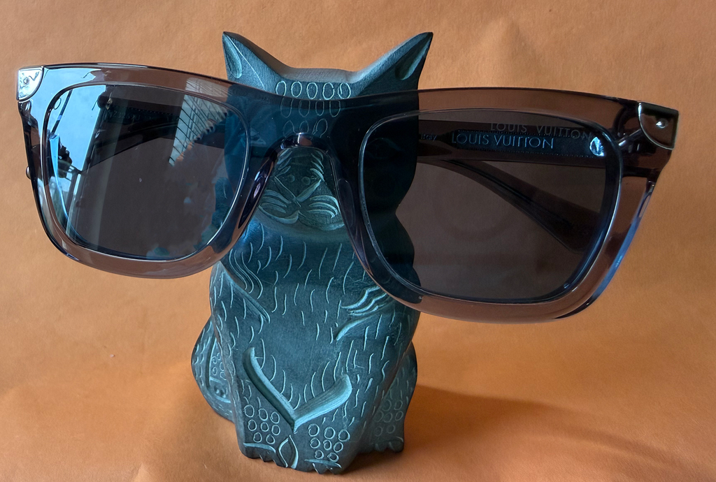 Kalpana Cat Stone Eyeglass Holder