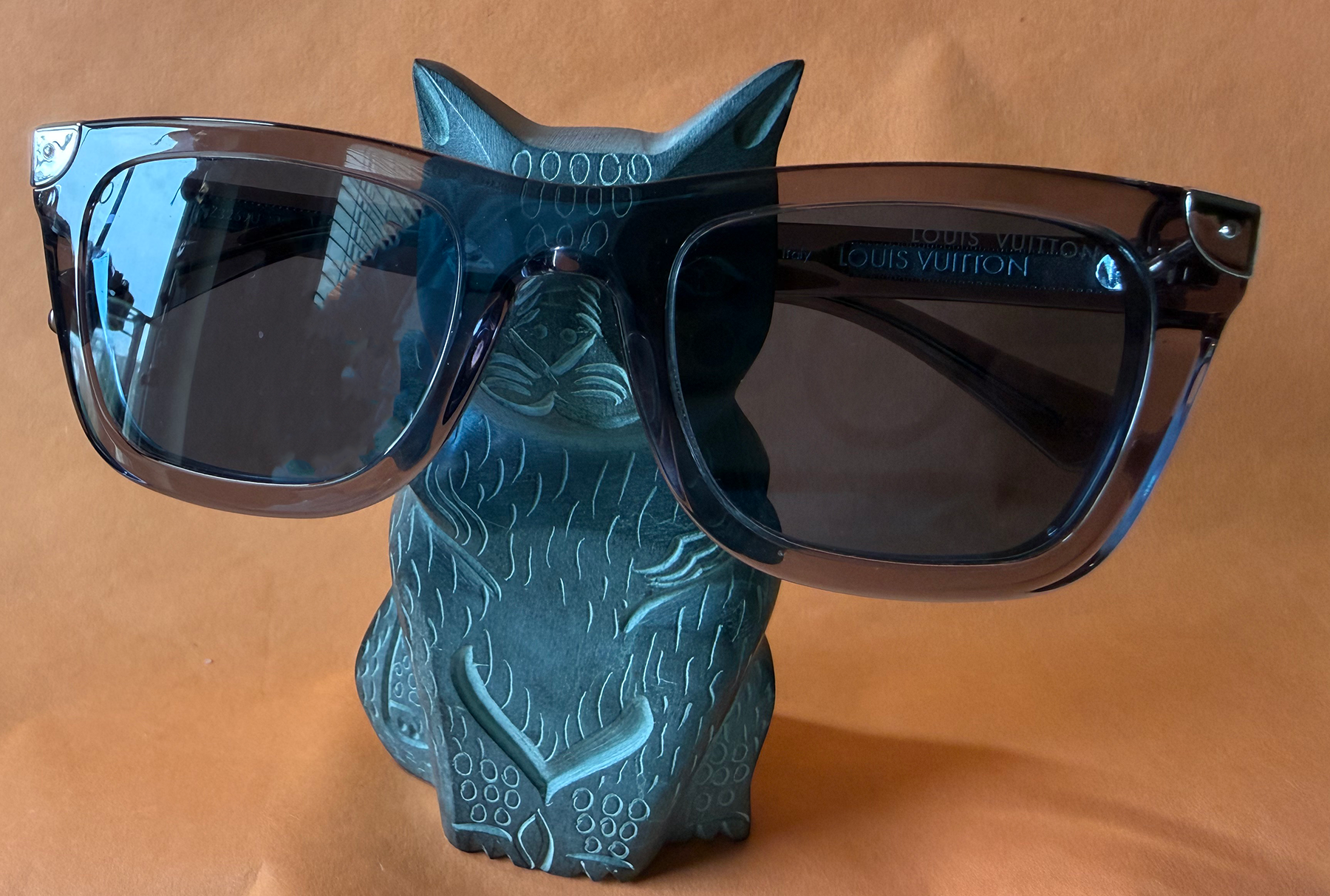 Kalpana Cat Stone Eyeglass Holder